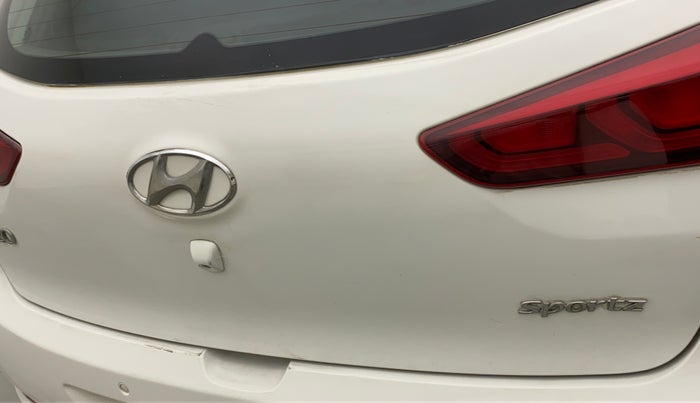 2014 Hyundai Elite i20 SPORTZ 1.2, Petrol, Manual, 56,732 km, Dicky (Boot door) - Minor scratches
