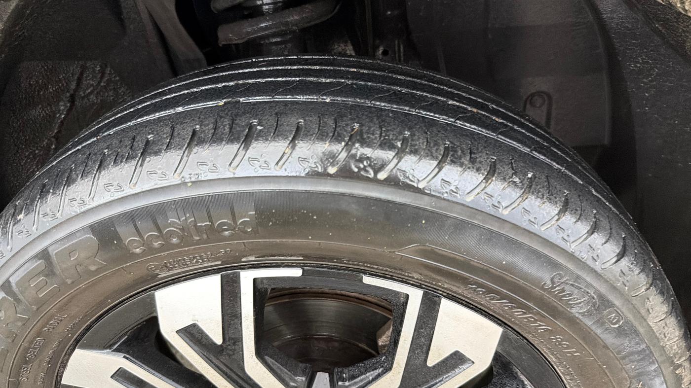 2021 Renault Kiger RXT AMT, Petrol, Automatic, 41,494 km, Right Front Tyre Tread