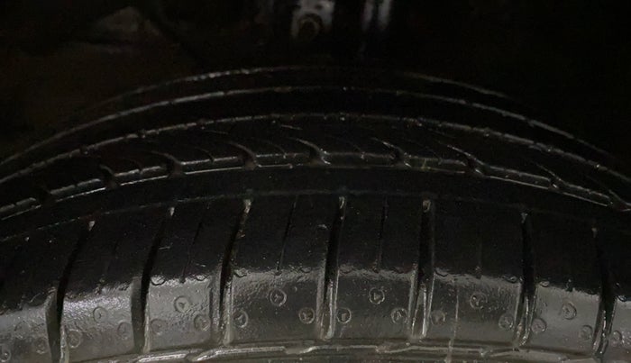 2017 Maruti Baleno ALPHA PETROL 1.2, Petrol, Manual, 93,414 km, Left Front Tyre Tread