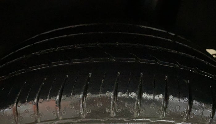 2017 Maruti Baleno ALPHA PETROL 1.2, Petrol, Manual, 93,414 km, Left Rear Tyre Tread