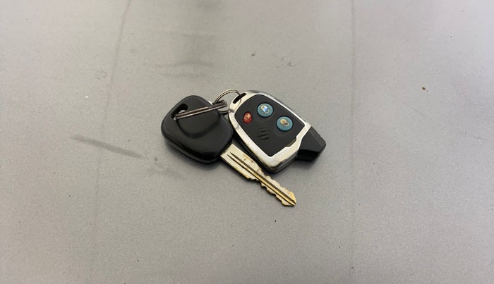 2015 Maruti Wagon R 1.0 LXI CNG, CNG, Manual, 66,748 km, Key Close Up