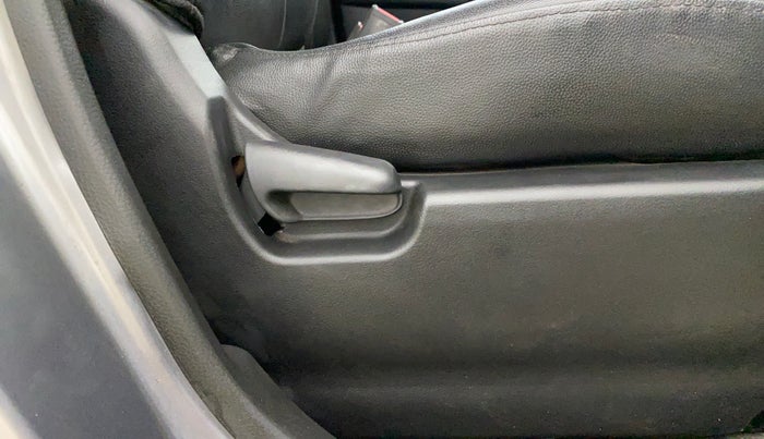 2015 Maruti Wagon R 1.0 LXI CNG, CNG, Manual, 66,748 km, Driver Side Adjustment Panel
