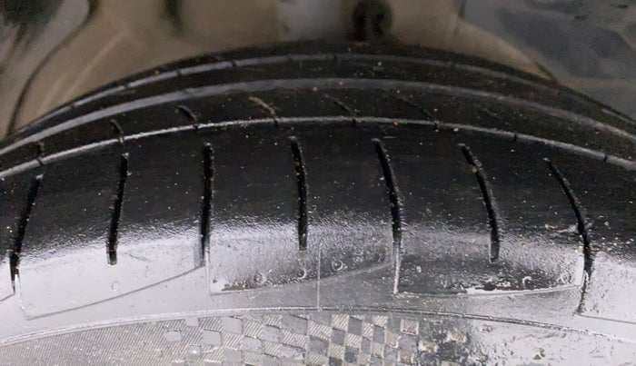 2019 MG HECTOR SHARP DCT PETROL, Petrol, Automatic, 62,359 km, Right Front Tyre Tread
