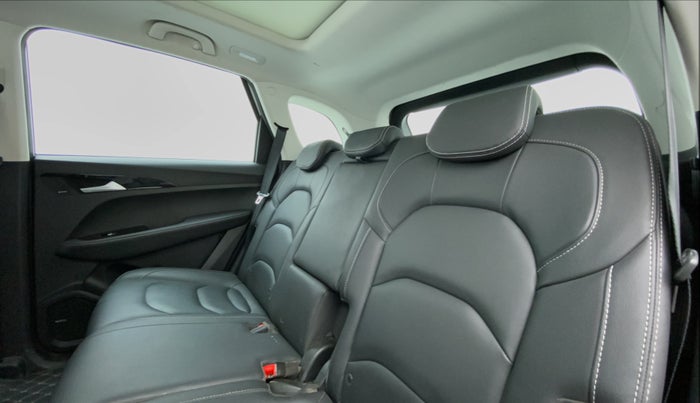 2019 MG HECTOR SHARP DCT PETROL, Petrol, Automatic, 62,359 km, Right Side Rear Door Cabin