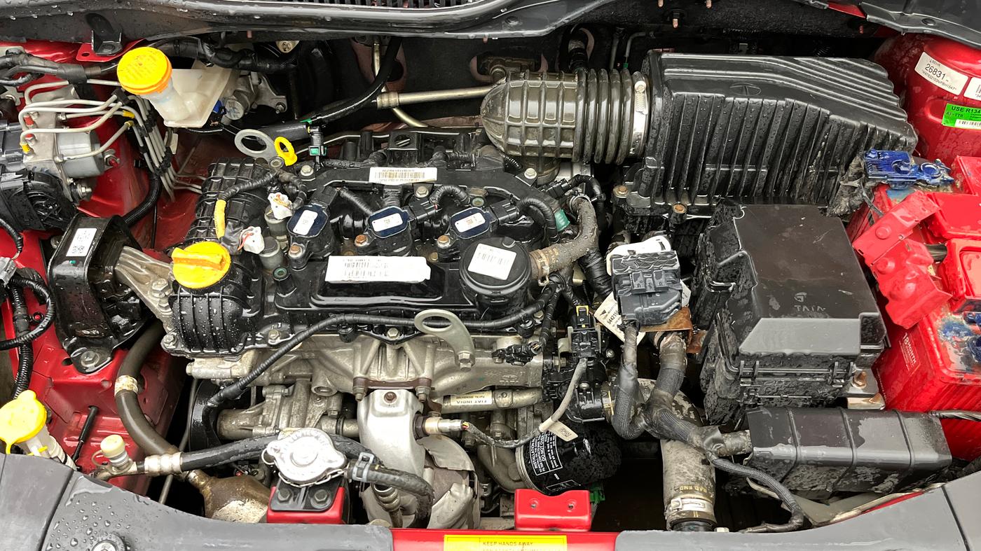 2022 Tata ALTROZ XT PETROL, Petrol, Manual, 53,946 km, Engine View