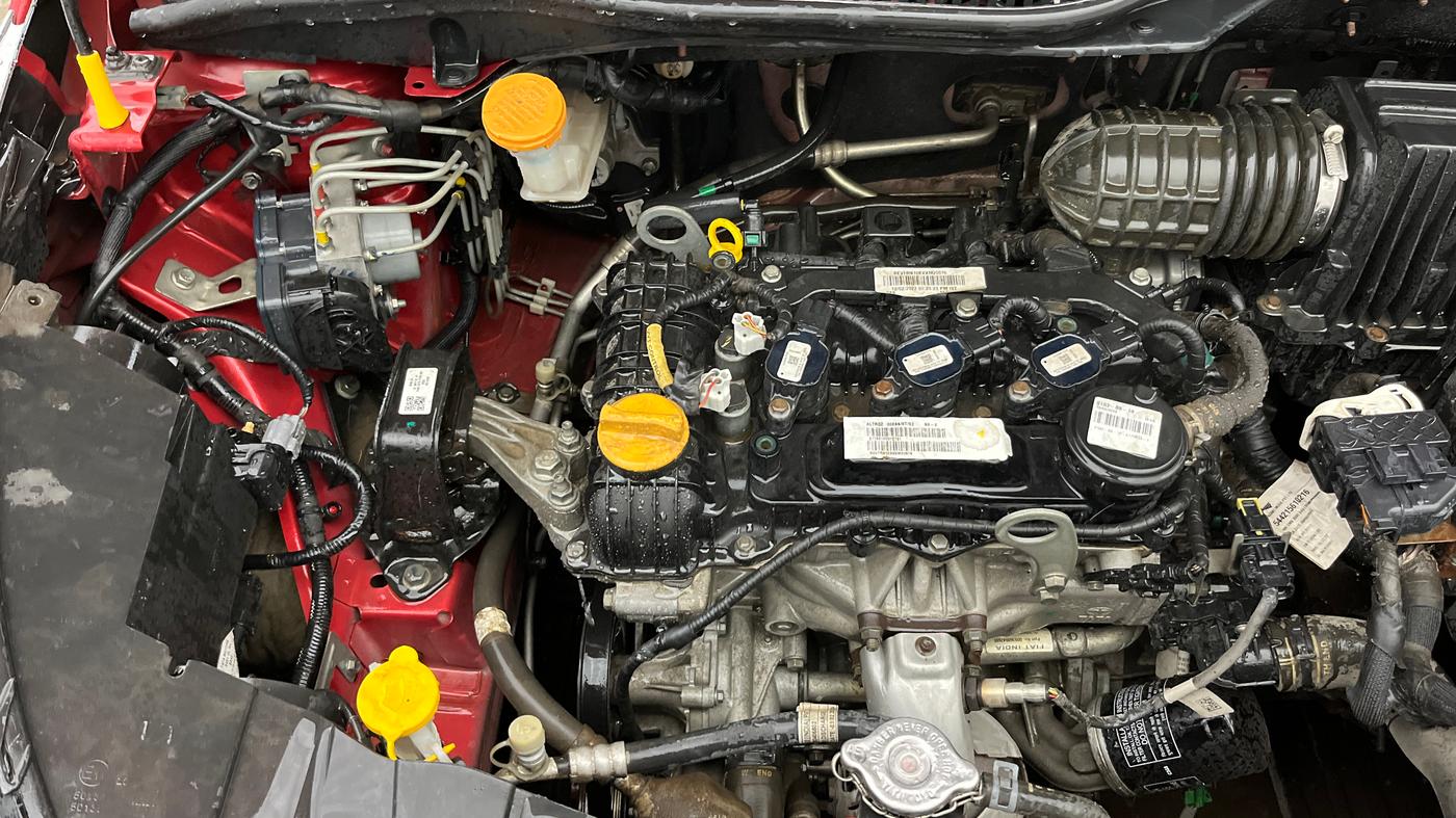 2022 Tata ALTROZ XT PETROL, Petrol, Manual, 53,946 km, Engine View - Right