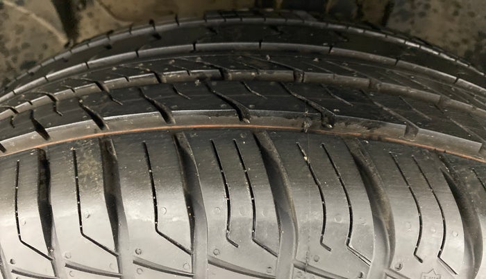 2016 Nissan Terrano XL 85 PS DEISEL, Diesel, Manual, 63,839 km, Left Front Tyre Tread