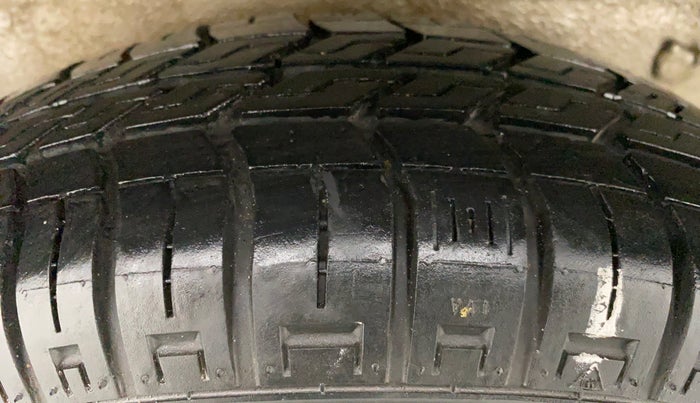 2016 Maruti Omni 5 SEATER, Petrol, Manual, 14,285 km, Right Rear Tyre Tread
