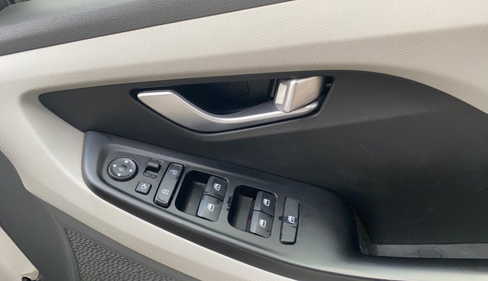 2024 Hyundai Creta SX 1.5 PETROL, Petrol, Manual, 29,659 km, Driver Side Door Panels Control