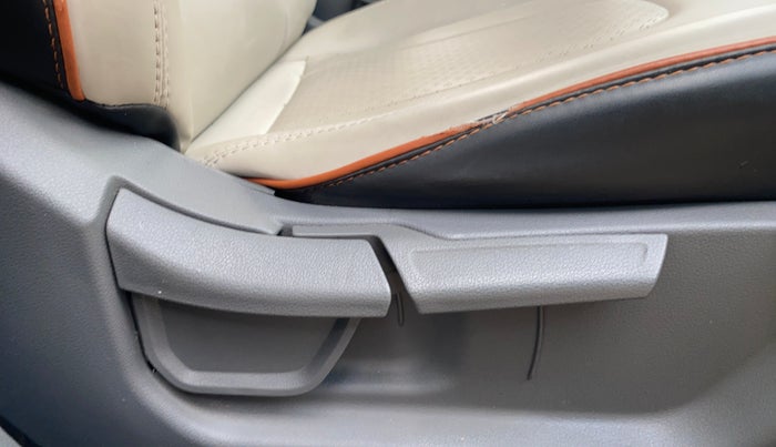 2024 Hyundai Creta SX 1.5 PETROL, Petrol, Manual, 29,659 km, Driver Side Adjustment Panel