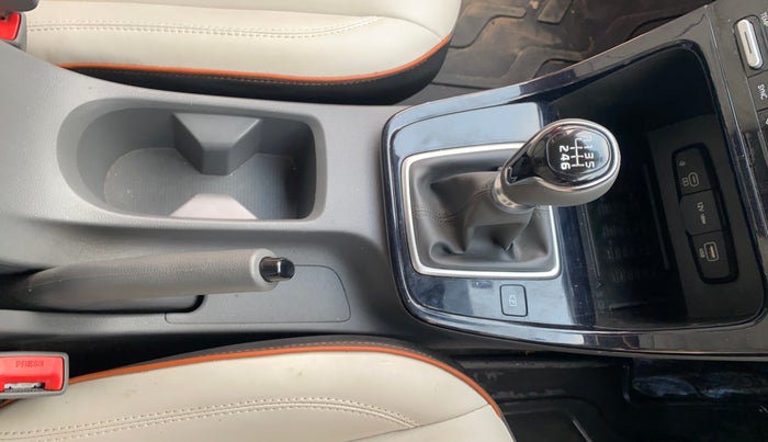 2024 Hyundai Creta SX 1.5 PETROL, Petrol, Manual, 29,659 km, Gear Lever