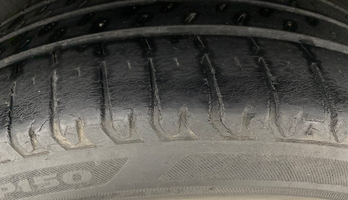 2017 Volkswagen Ameo COMFORTLINE 1.5 AT, Diesel, Automatic, 69,978 km, Left Rear Tyre Tread