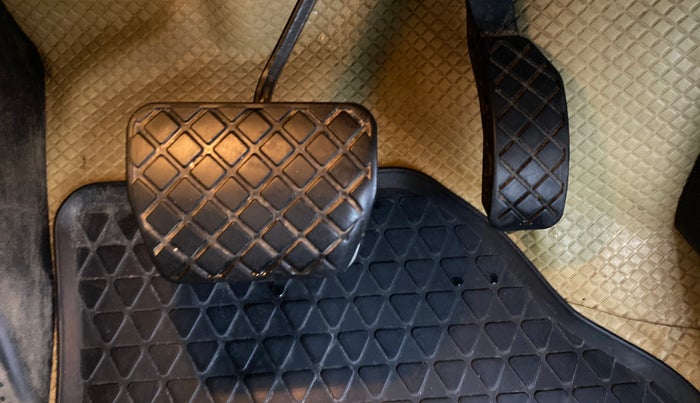 2017 Volkswagen Ameo COMFORTLINE 1.5 AT, Diesel, Automatic, 69,978 km, Pedals