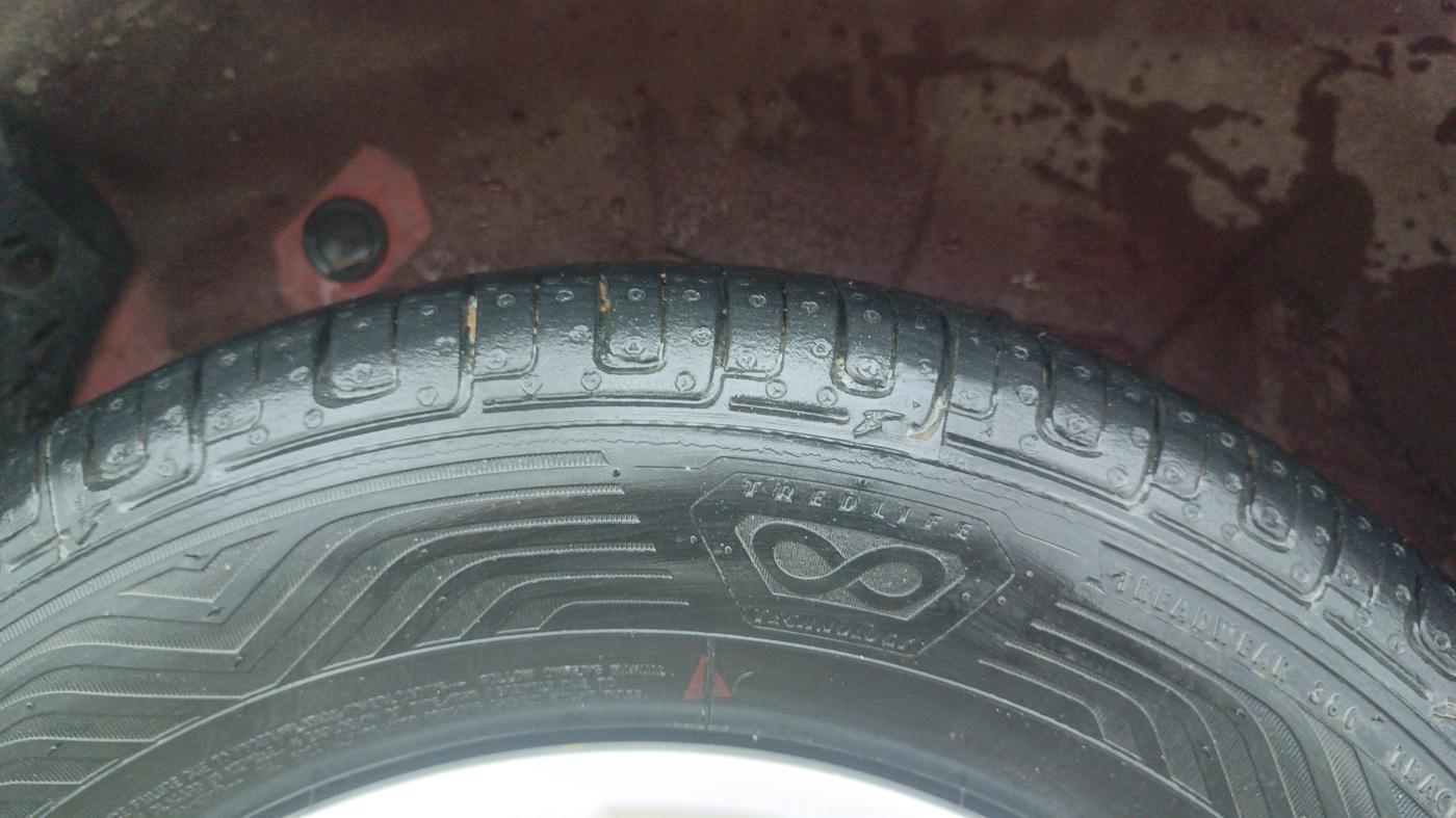 2013 Hyundai i10 SPORTZ 1.2 AT, Petrol, Automatic, 66,580 km, Right Rear Tyre Tread