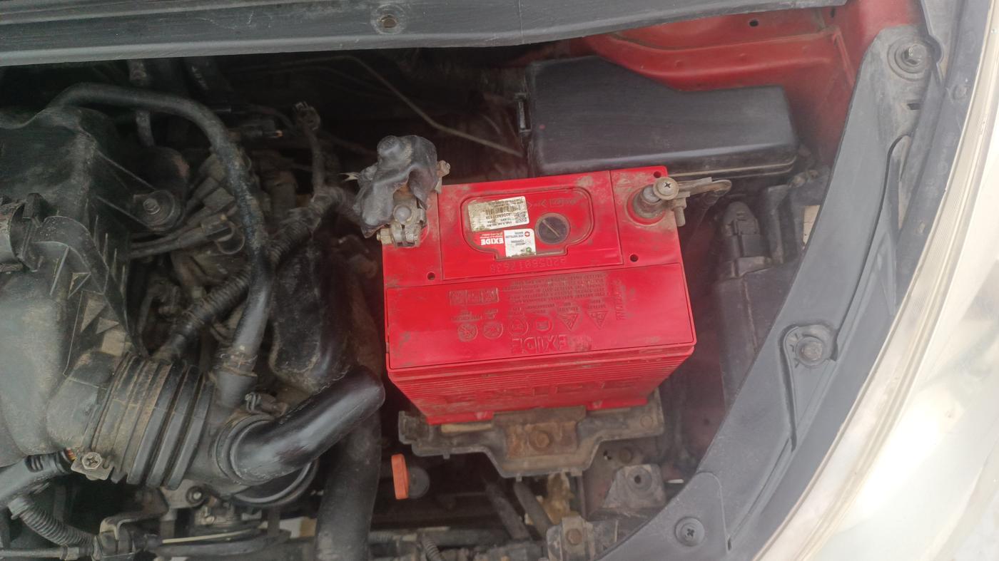 2013 Hyundai i10 SPORTZ 1.2 AT, Petrol, Automatic, 66,580 km, Engine View - Left