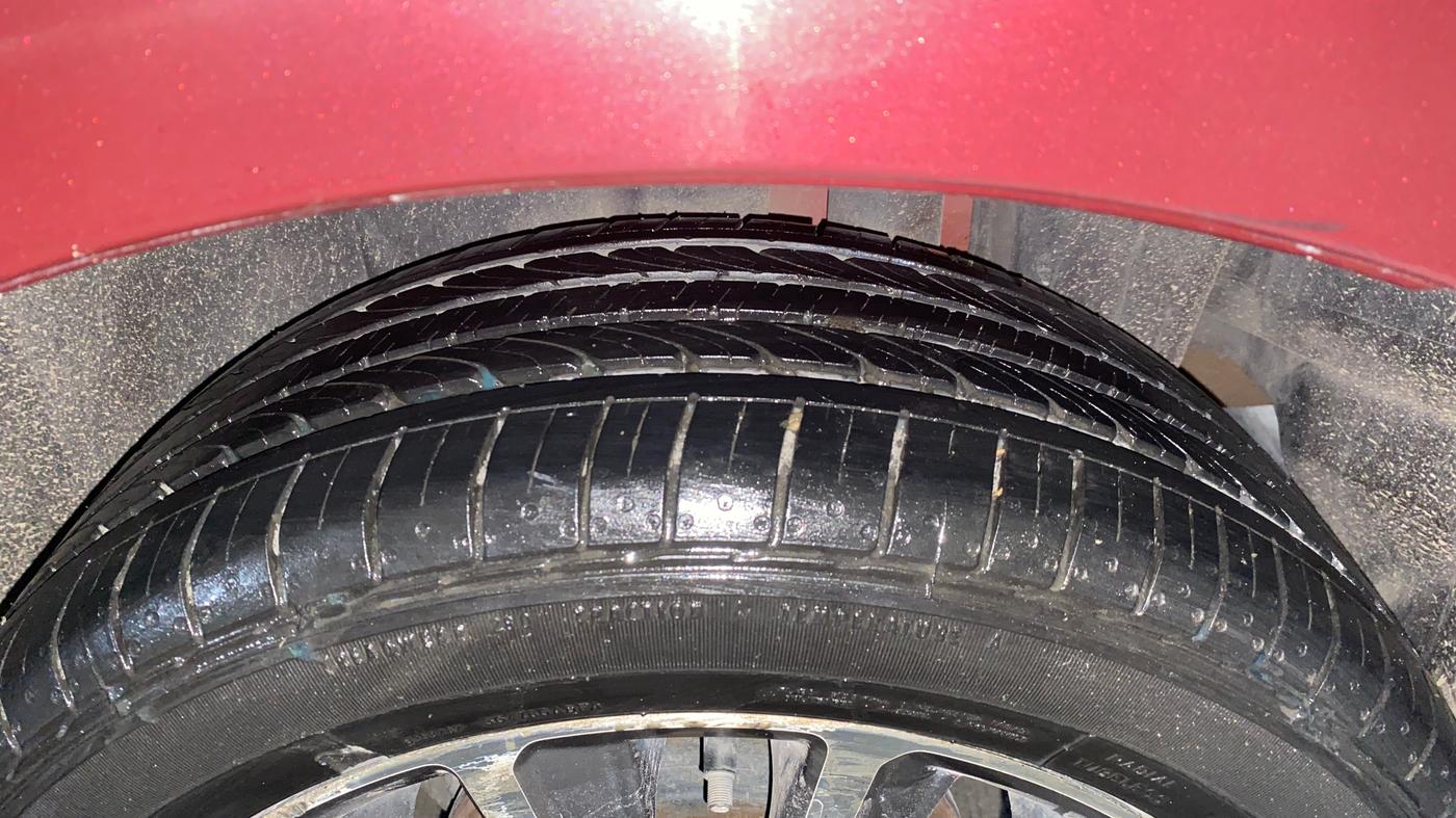 2021 Maruti Ciaz ALPHA 1.5 SHVS PETROL, Petrol, Manual, 20,764 km, Left Rear Tyre Tread