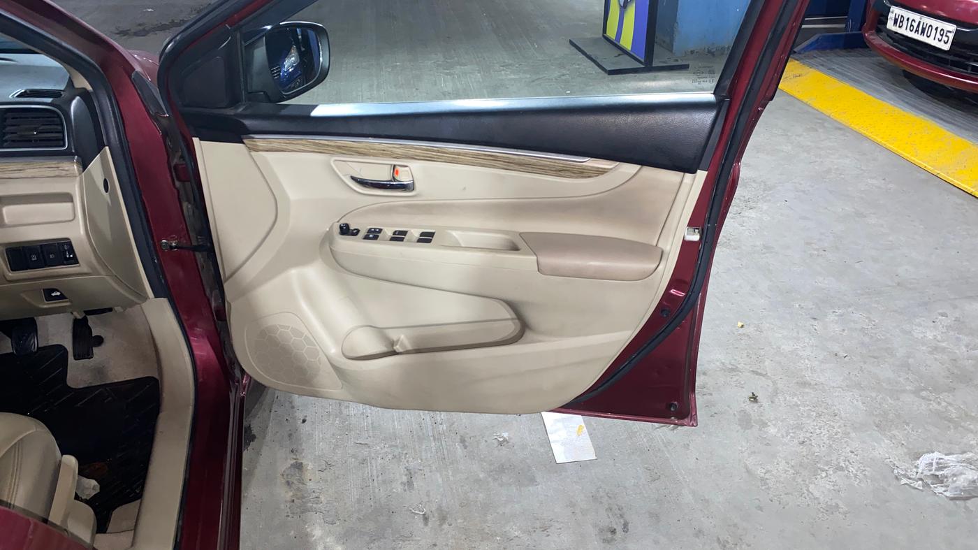 2021 Maruti Ciaz ALPHA 1.5 SHVS PETROL, Petrol, Manual, 20,764 km, Driver Side Door Panels Control