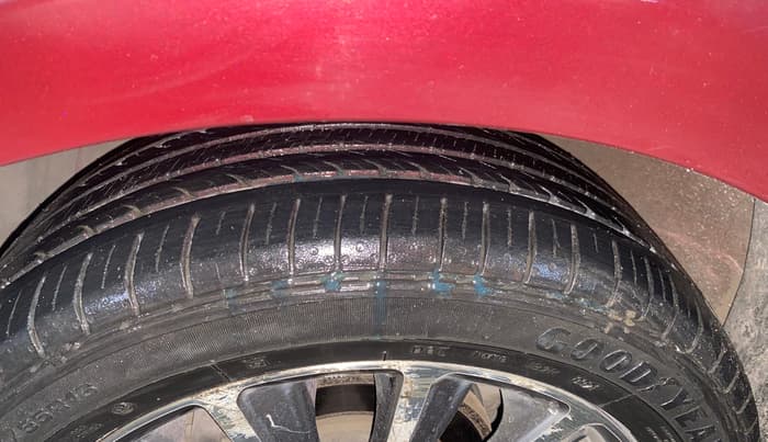 2021 Maruti Ciaz ALPHA 1.5 SHVS PETROL, Petrol, Manual, 20,764 km, Left Front Tyre Tread