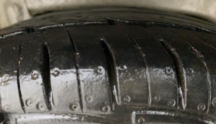 2012 Maruti Alto 800 LXI, CNG, Manual, 37,563 km, Right Rear Tyre Tread