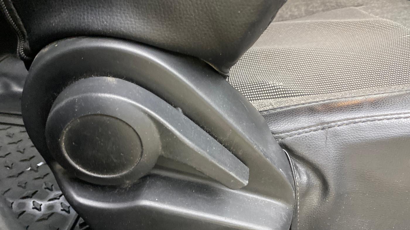 2022 Tata ALTROZ XT DIESEL, Diesel, Manual, 68,309 km, Driver Side Adjustment Panel