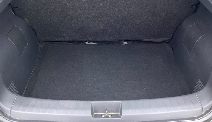 2021 Nissan MAGNITE XE 1.0 MT, Petrol, Manual, 11,353 km, Boot Inside
