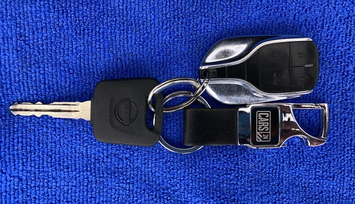 2021 Nissan MAGNITE XE 1.0 MT, Petrol, Manual, 11,353 km, Key Close Up
