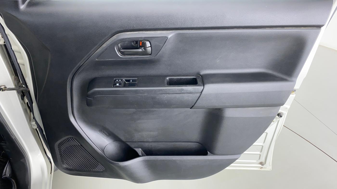 2019 Maruti New Wagon-R LXI CNG 1.0 L, CNG, Manual, 45,063 km, Driver Side Door Panels Control