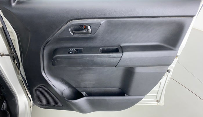 2019 Maruti New Wagon-R LXI CNG 1.0 L, CNG, Manual, 45,063 km, Driver Side Door Panels Control