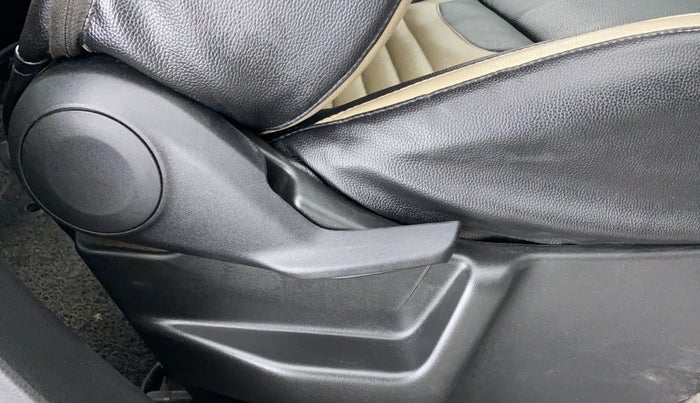 2019 Maruti New Wagon-R LXI CNG 1.0 L, CNG, Manual, 45,063 km, Driver Side Adjustment Panel