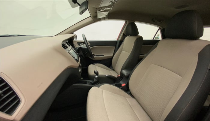 2017 Hyundai Elite i20 ASTA 1.2 (O), Petrol, Manual, 38,167 km, Right Side Front Door Cabin