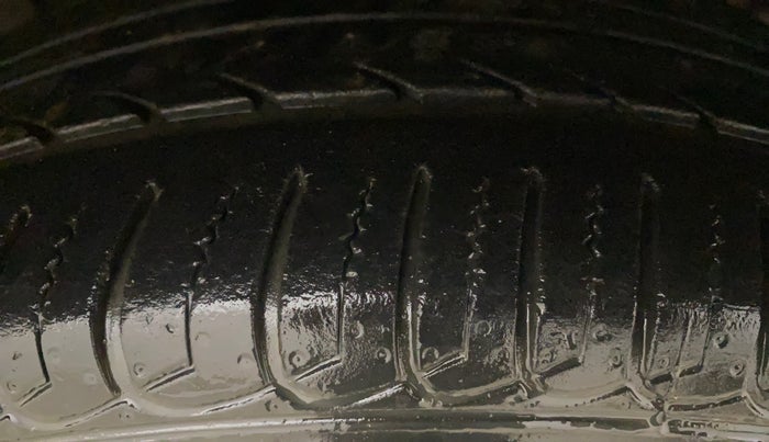 2015 Ford Ecosport TITANIUM 1.5L PETROL, Petrol, Manual, 65,643 km, Right Front Tyre Tread