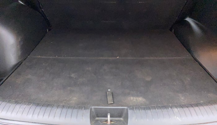2017 Hyundai Creta SX 1.6 DIESEL, Diesel, Manual, 1,03,070 km, Boot Inside