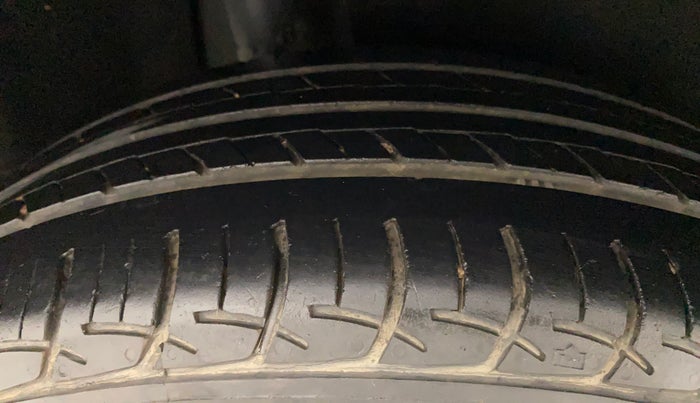 2017 Maruti Baleno DELTA PETROL 1.2, Petrol, Manual, 39,277 km, Right Rear Tyre Tread