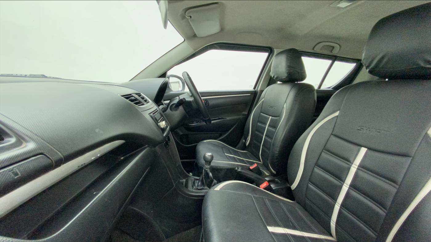 2015 Maruti Swift LXI (O), Petrol, Manual, 65,365 km, Right Side Front Door Cabin