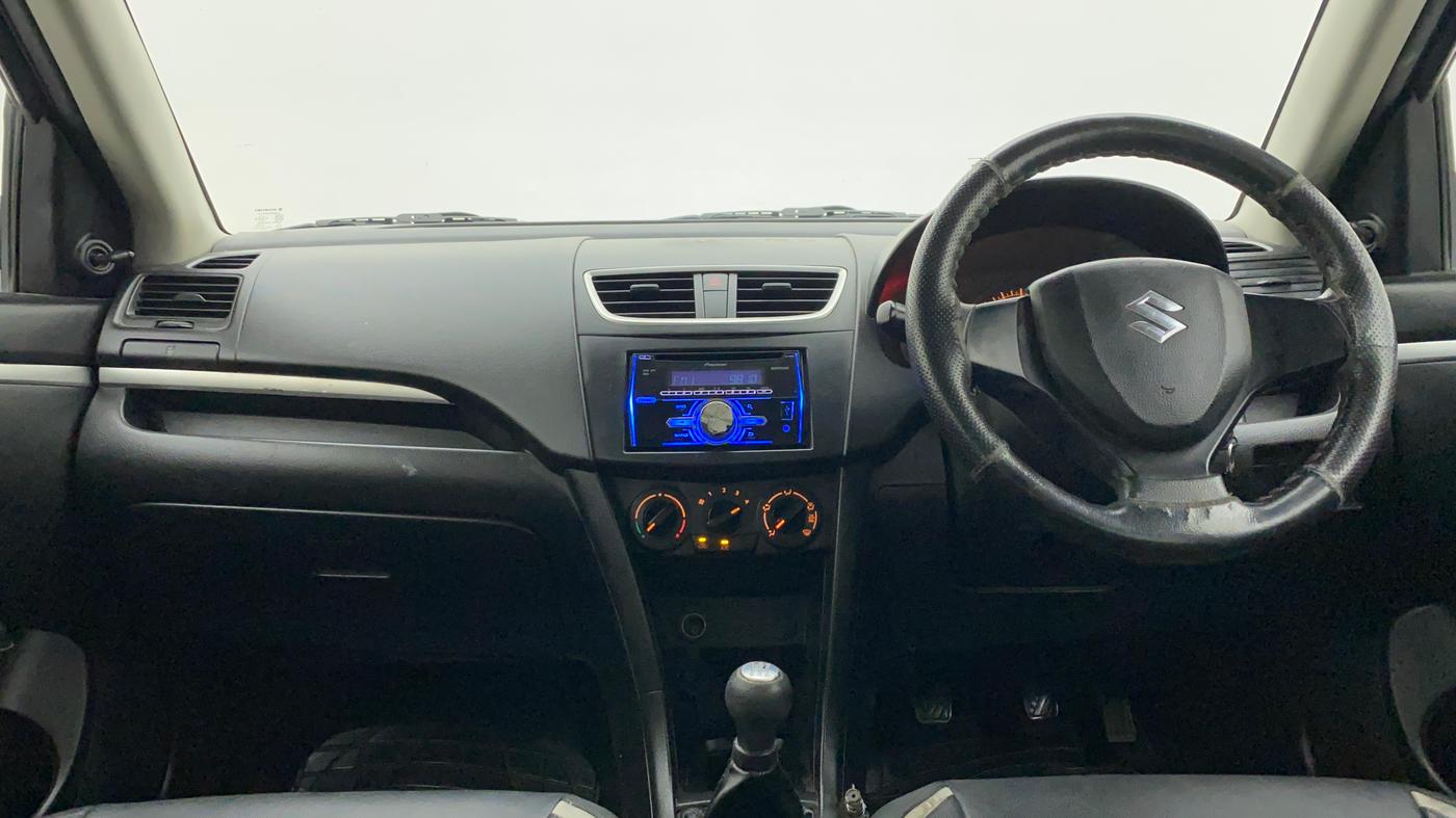 2015 Maruti Swift LXI (O), Petrol, Manual, 65,365 km, Dashboard