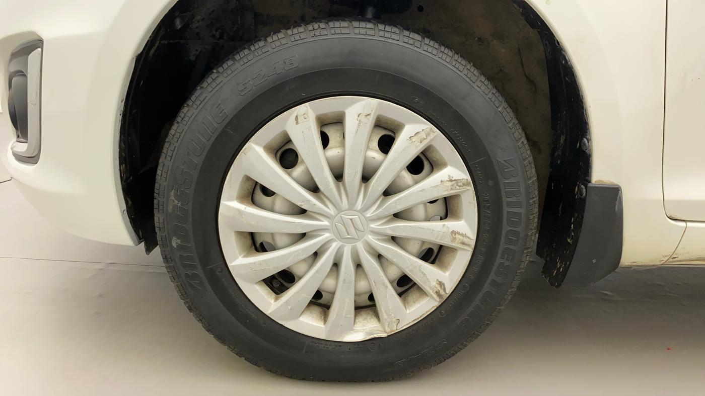 2015 Maruti Swift LXI (O), Petrol, Manual, 65,365 km, Left Front Wheel