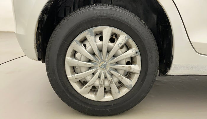 2015 Maruti Swift LXI (O), Petrol, Manual, 65,365 km, Right Rear Wheel