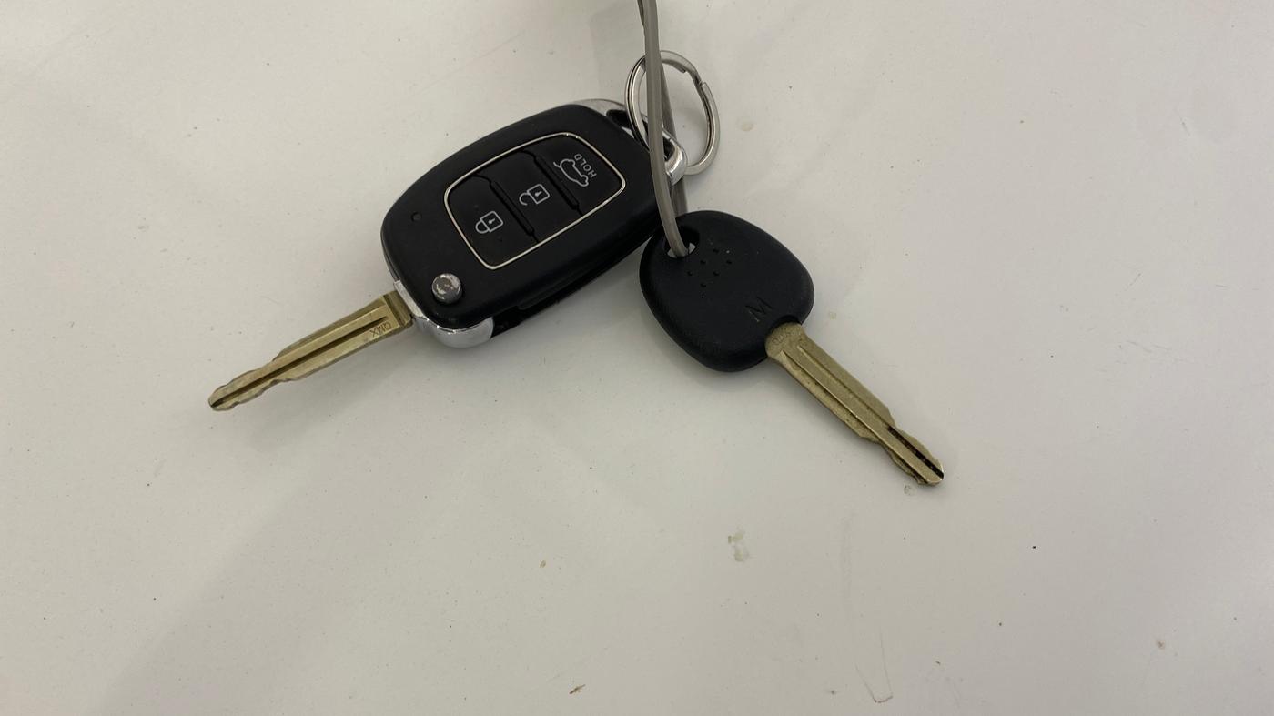 2019 Hyundai VENUE S 1.2, Petrol, Manual, 56,559 km, Key Close Up