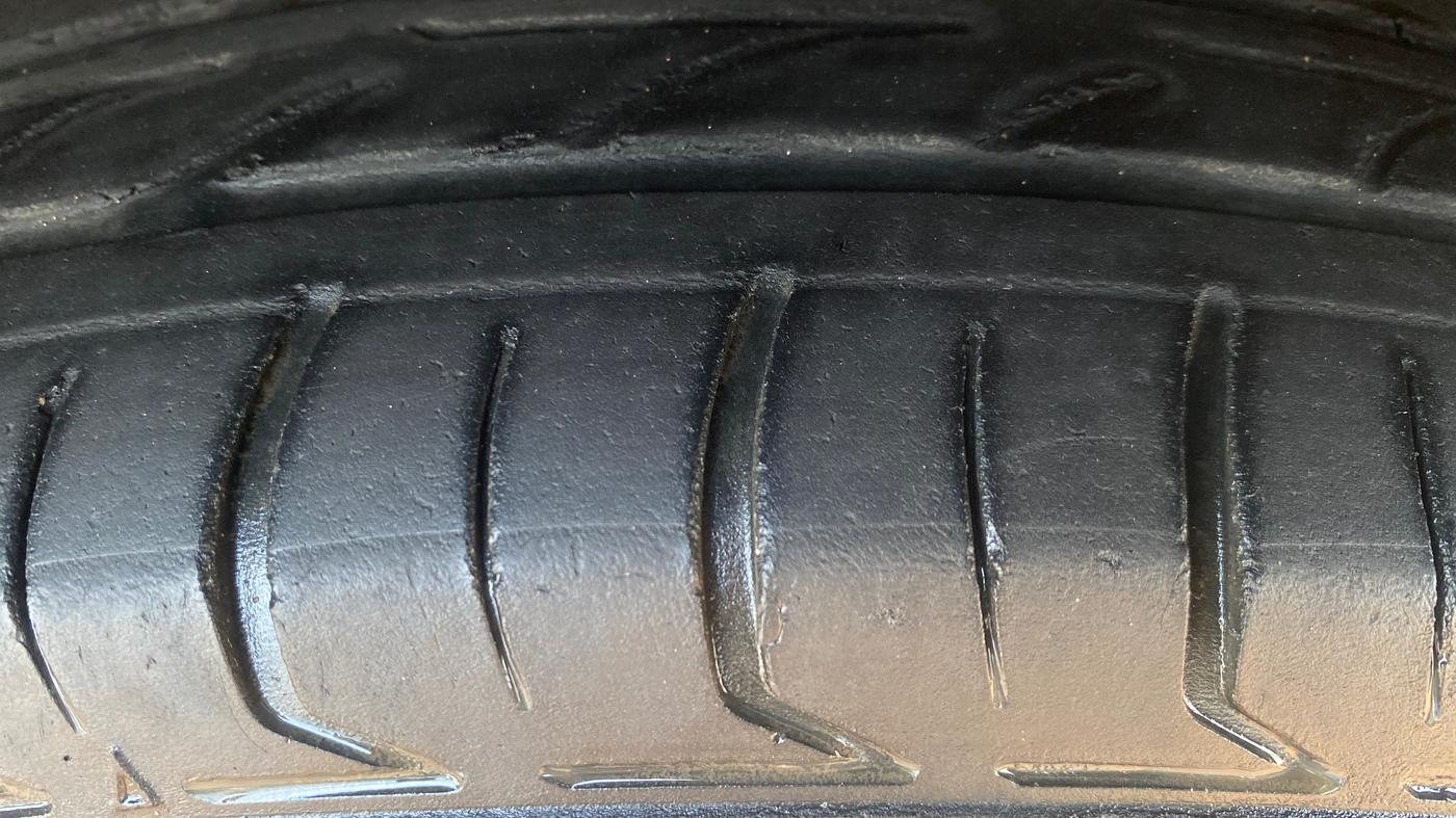 2016 Hyundai Creta SX PLUS 1.6 PETROL, Petrol, Manual, 1,01,830 km, Right Front Tyre Tread