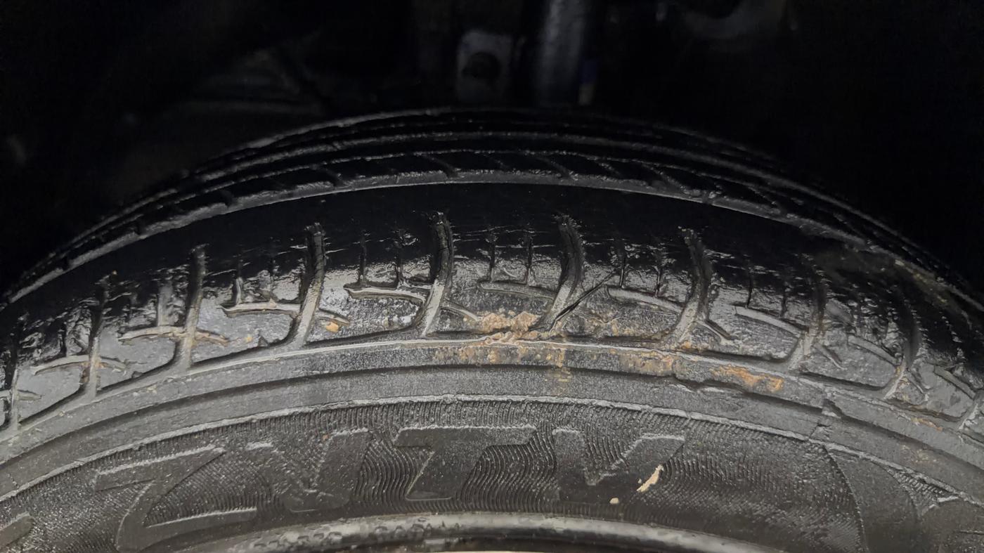 2016 Maruti Baleno DELTA PETROL 1.2, Petrol, Manual, 58,944 km, Left Front Tyre Tread