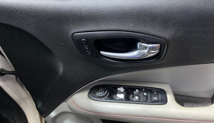 2019 Jeep Compass LIMITED PLUS DIESEL, Diesel, Manual, 70,805 km, Driver Side Door Panels Control