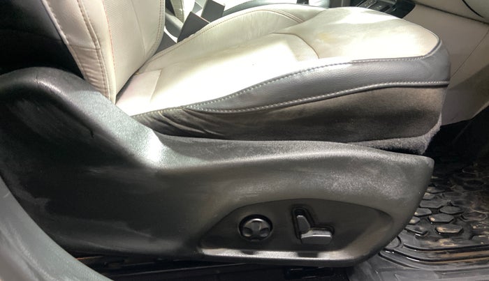 2019 Jeep Compass LIMITED PLUS DIESEL, Diesel, Manual, 70,805 km, Driver Side Adjustment Panel