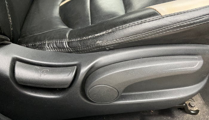 2017 Hyundai Creta SX PLUS AT 1.6 PETROL, Petrol, Automatic, 89,585 km, Driver Side Adjustment Panel