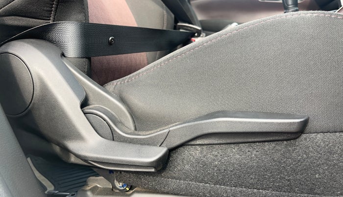 2024 Maruti Grand Vitara DELTA SMART HYBRID, Petrol, Manual, 14,199 km, Driver Side Adjustment Panel