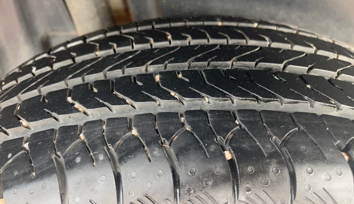 2024 Maruti Grand Vitara DELTA SMART HYBRID, Petrol, Manual, 14,199 km, Right Rear Tyre Tread