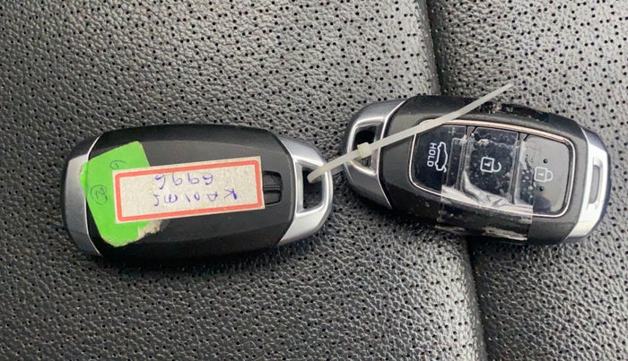 2018 Hyundai Verna 1.6 VTVT SX O, Petrol, Manual, 75,618 km, Key Close Up