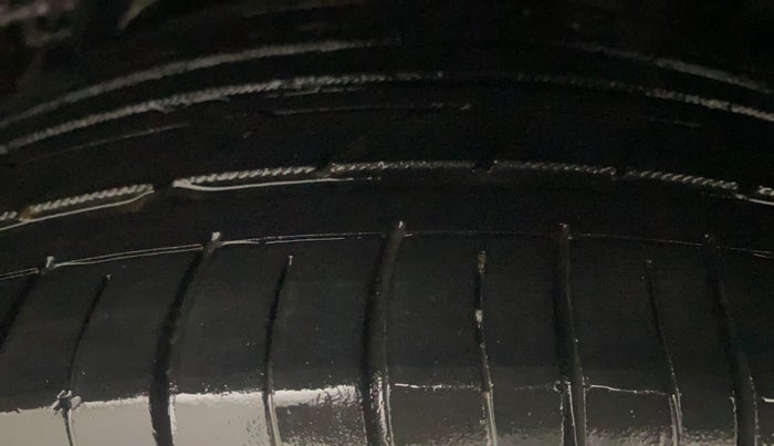 2018 Hyundai Verna 1.6 VTVT SX O, Petrol, Manual, 75,618 km, Left Rear Tyre Tread