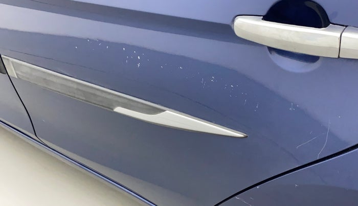 2018 Maruti Ciaz SIGMA 1.5 SHVS MT  PETROL, Petrol, Manual, 80,349 km, Rear left door - Slightly dented