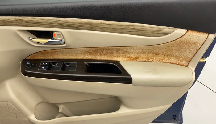 2018 Maruti Ciaz SIGMA 1.5 SHVS MT  PETROL, Petrol, Manual, 80,349 km, Driver-side door - Trim has minor damage