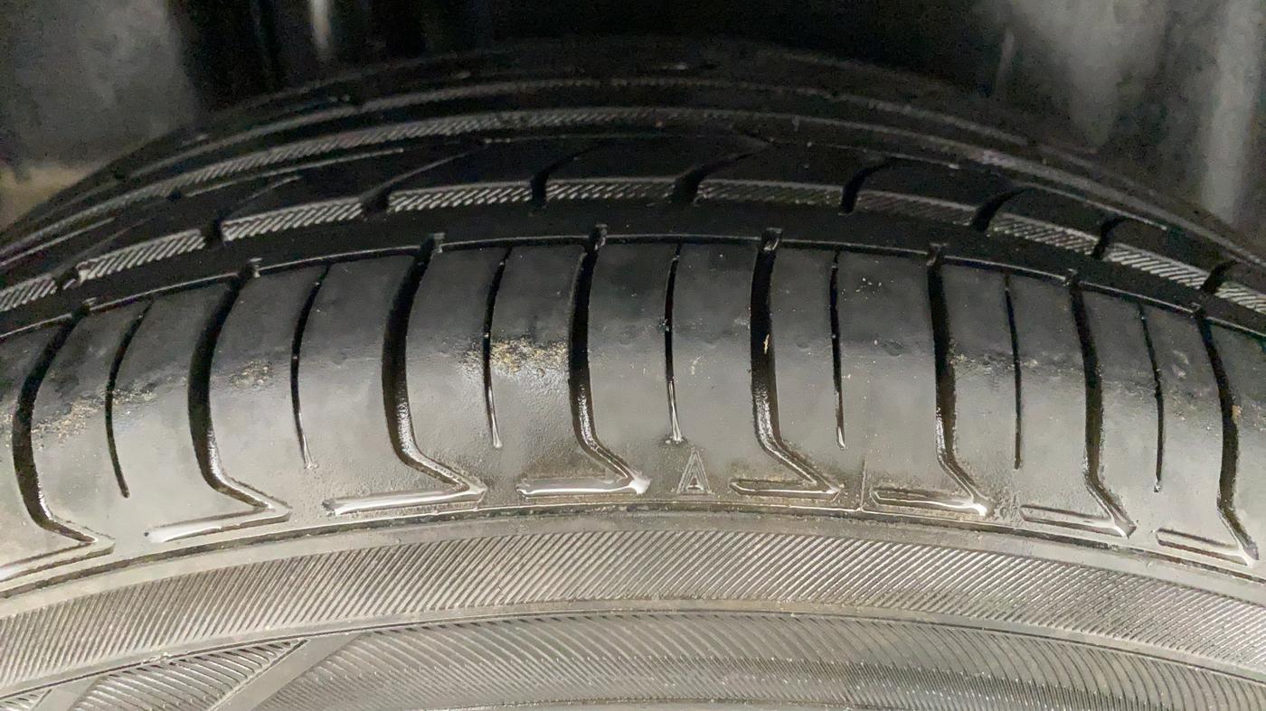 2018 Maruti Ciaz SIGMA 1.5 SHVS MT  PETROL, Petrol, Manual, 80,349 km, Right Rear Tyre Tread